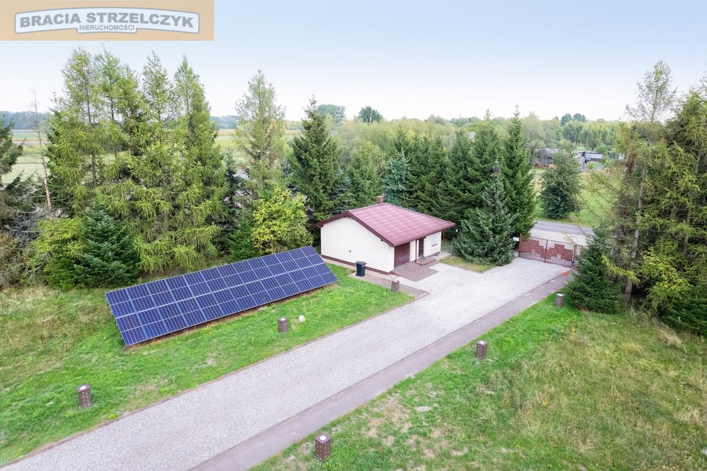 Dwie połówki bliźniaka. Parter. Bez barier arch.