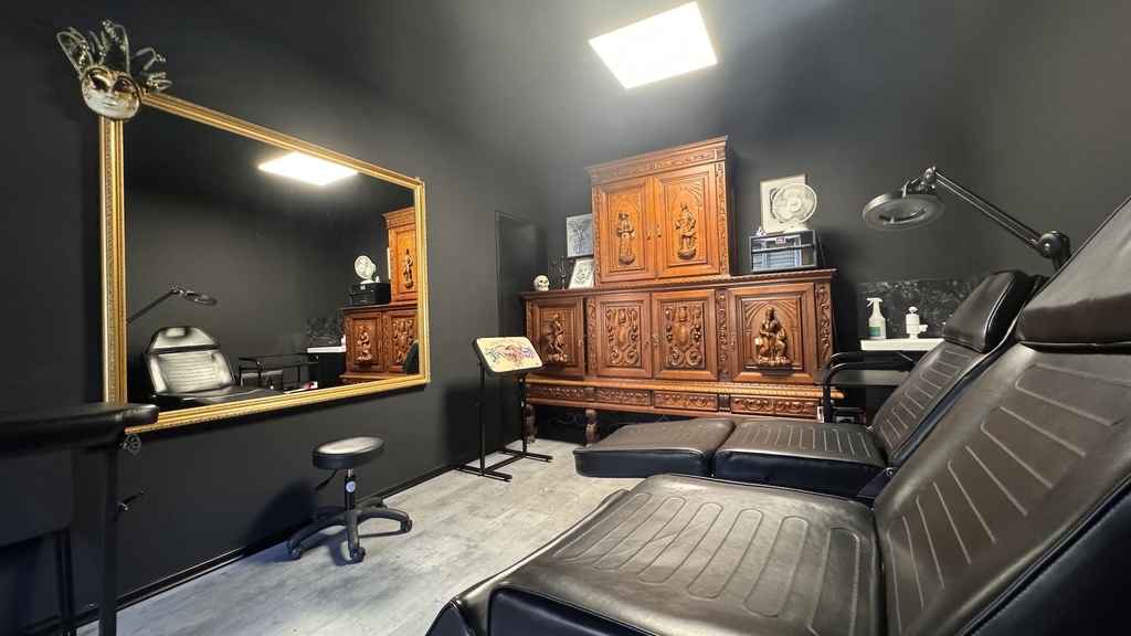 Biuro na sprzedaż idealne na start w samym centrum