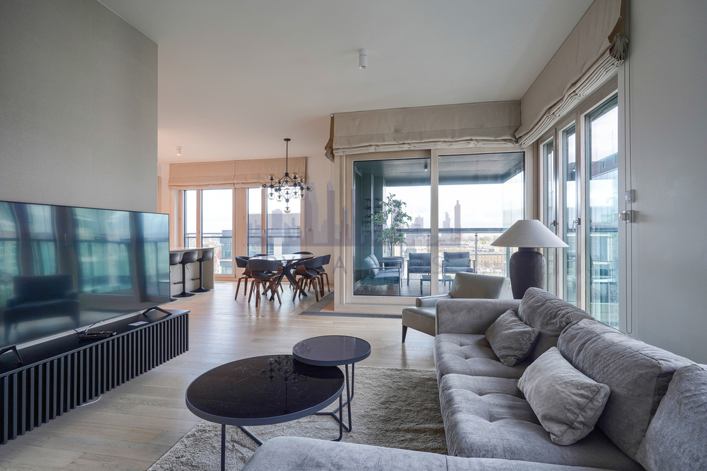 Ekskluzywny Apartament w Mennica Residence