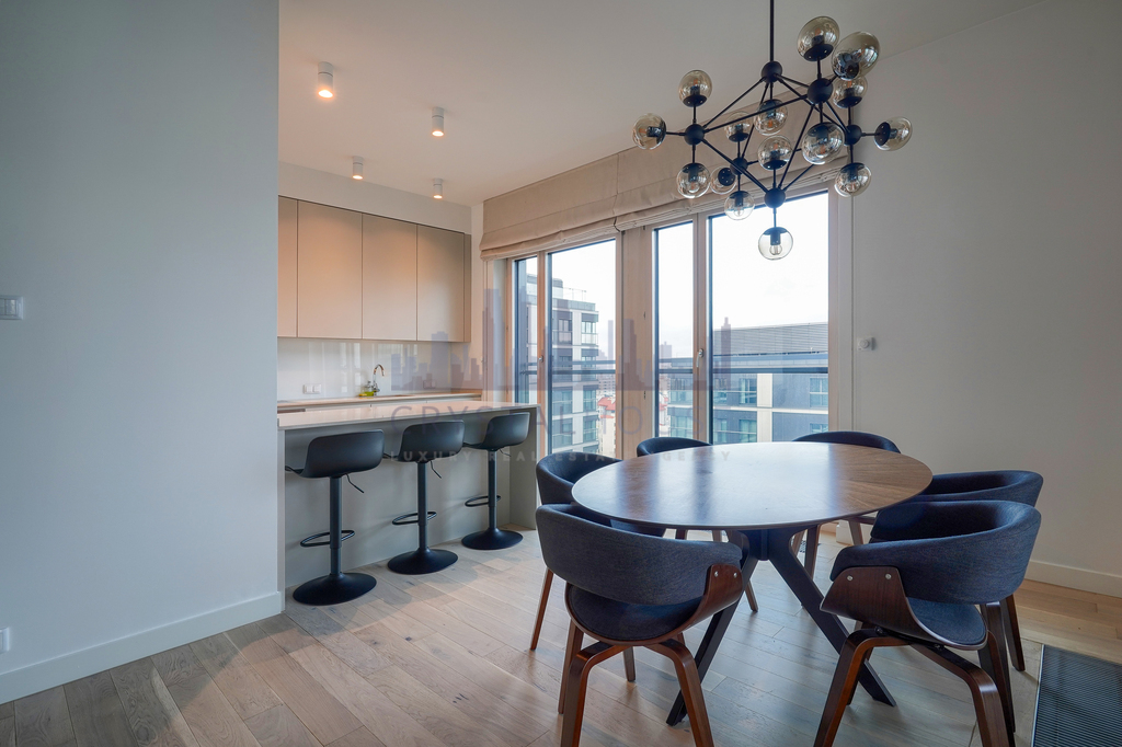 Ekskluzywny Apartament w Mennica Residence