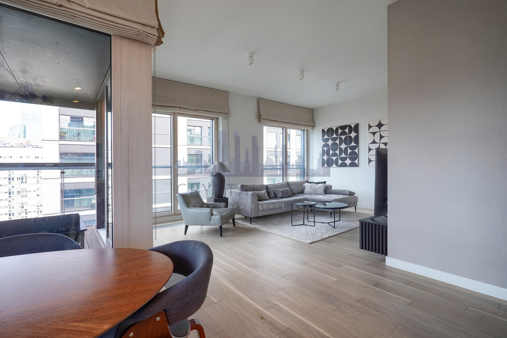 Ekskluzywny Apartament w Mennica Residence