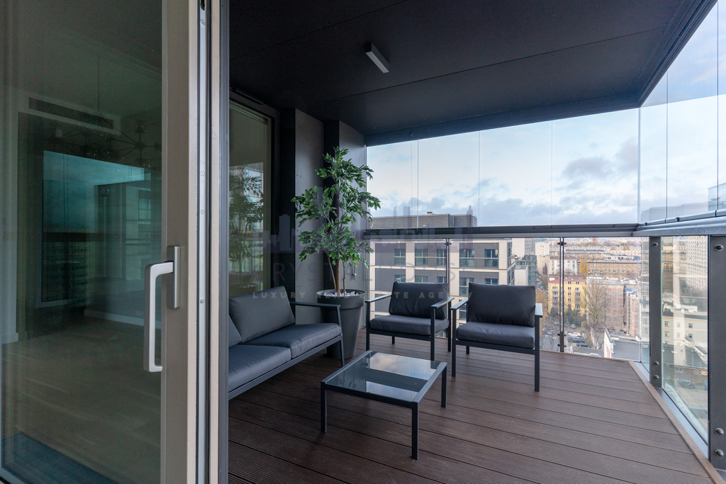 Ekskluzywny Apartament w Mennica Residence