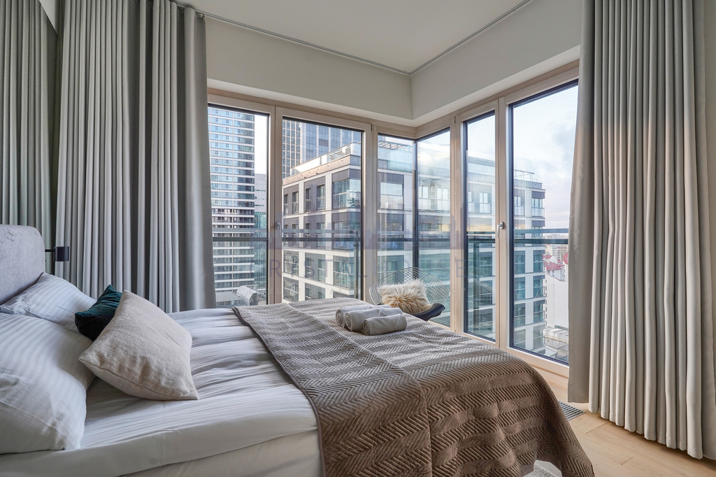 Ekskluzywny Apartament w Mennica Residence