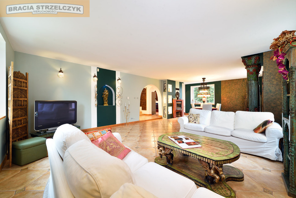 Dom wolnostojący z tarasem i ogrodem