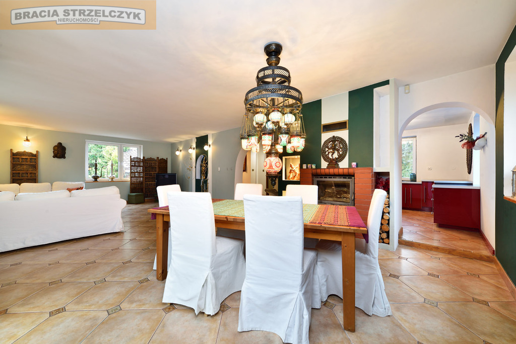 Dom wolnostojący z tarasem i ogrodem