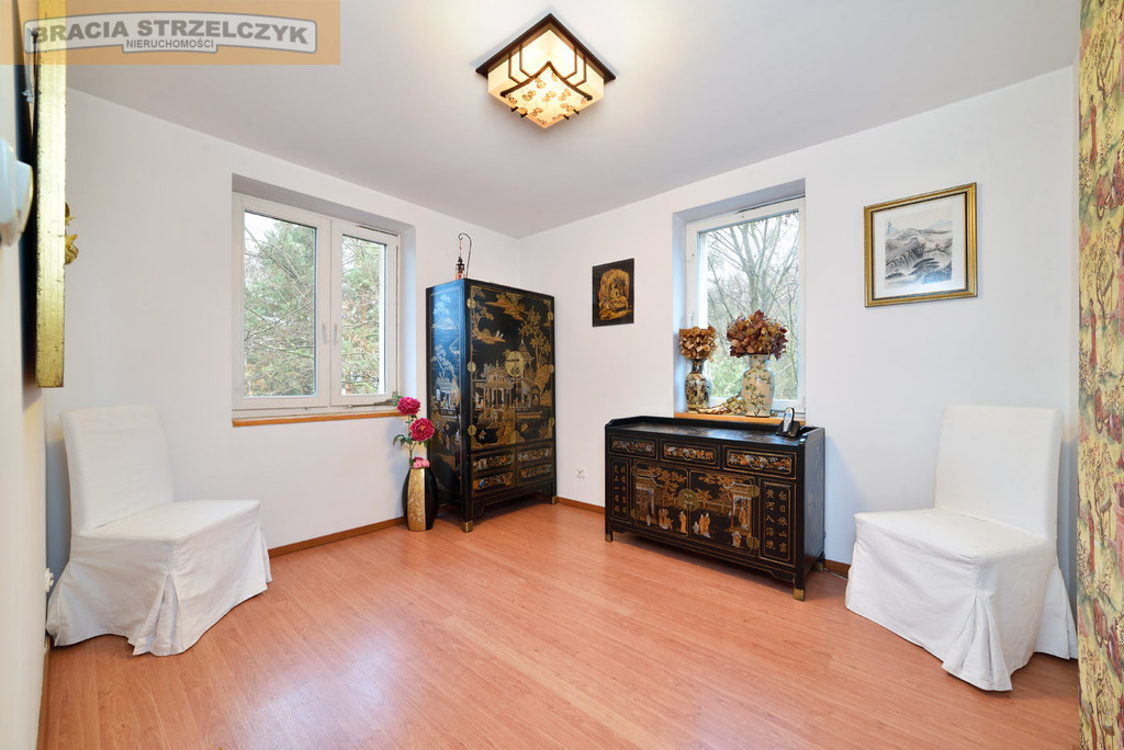 Dom wolnostojący z tarasem i ogrodem