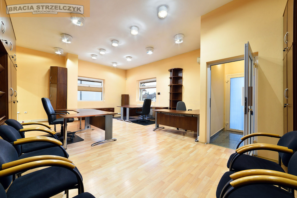 Wyposażony lokal użytkowy, 304 m², Raszyn