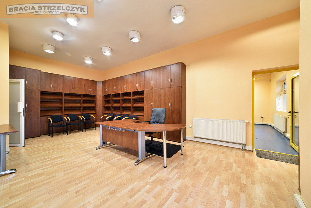 Wyposażony lokal użytkowy, 304 m², Raszyn