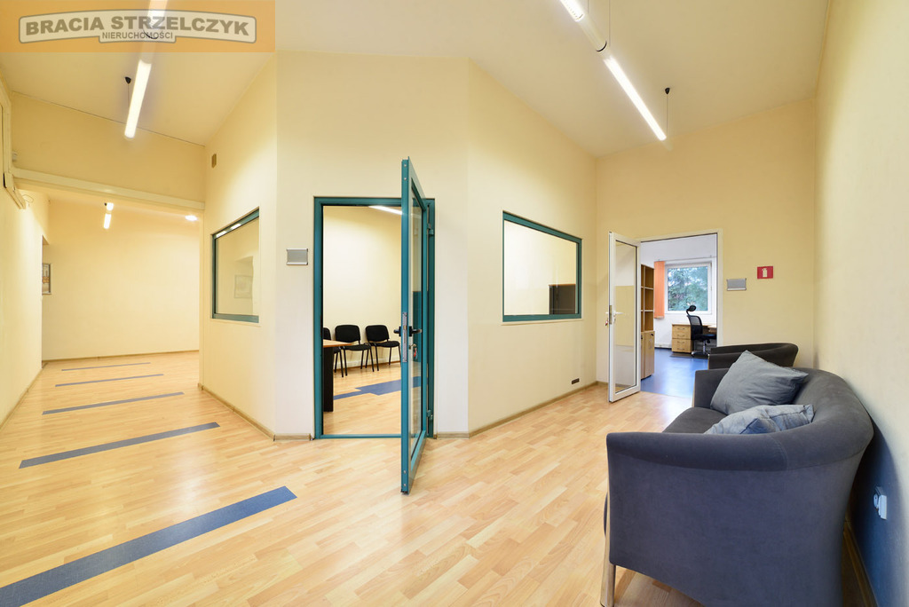 Wyposażony lokal użytkowy, 304 m², Raszyn