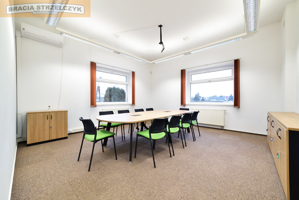 Wyposażony lokal użytkowy, 304 m², Raszyn