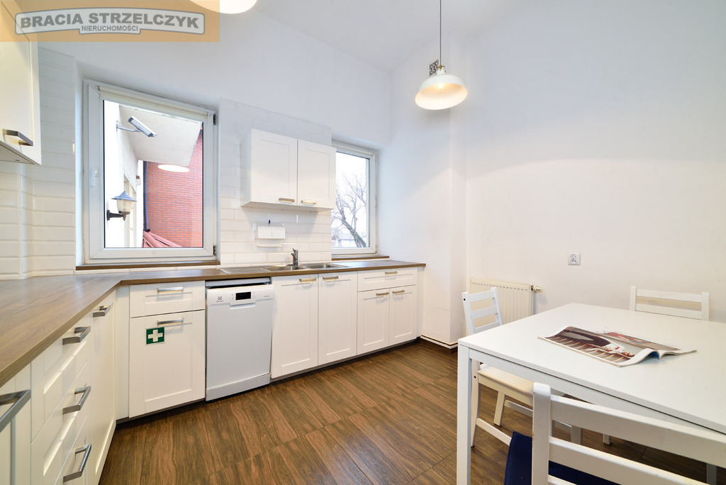 Wyposażony lokal użytkowy, 304 m², Raszyn