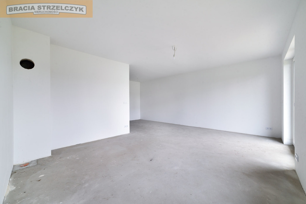 Okazja! Przestronny segment przy stacji SKM!