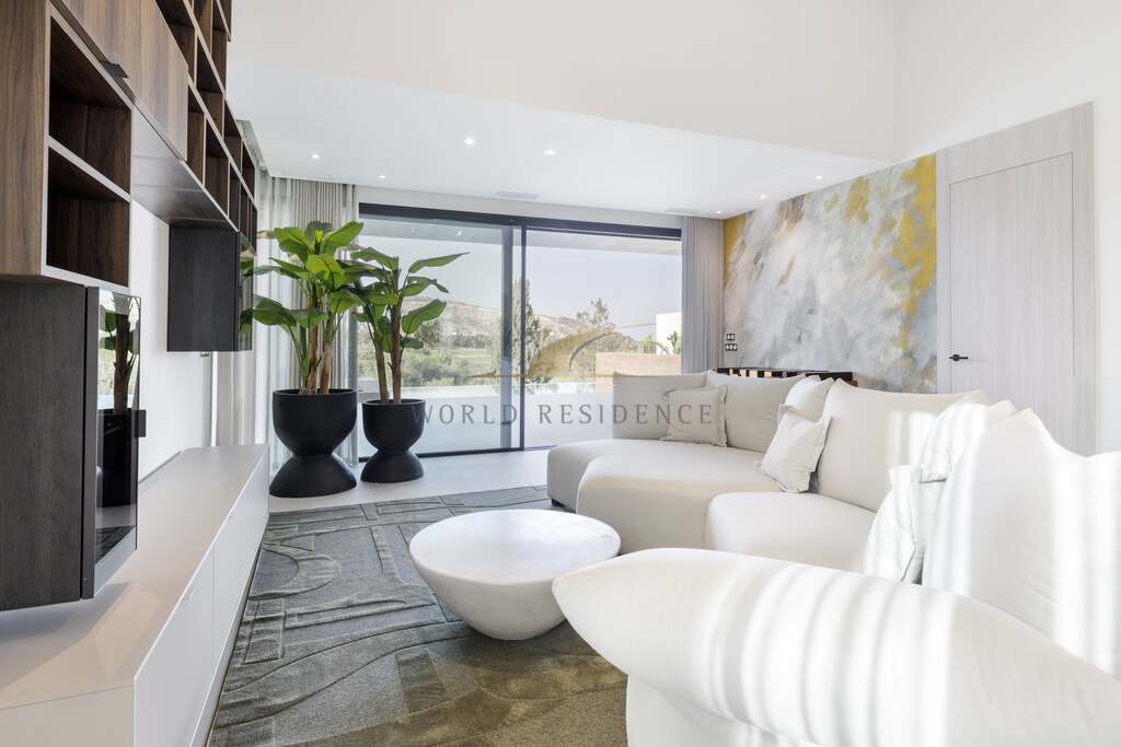 Ville z basenem przy polu golfowym La Finca