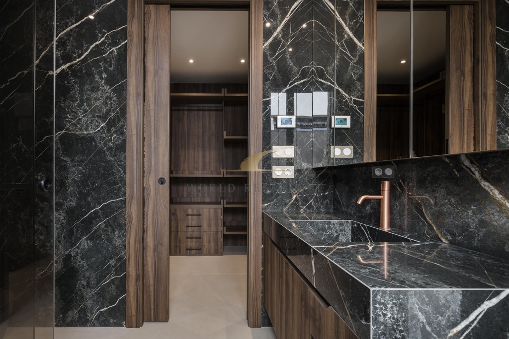 Ville z basenem przy polu golfowym La Finca