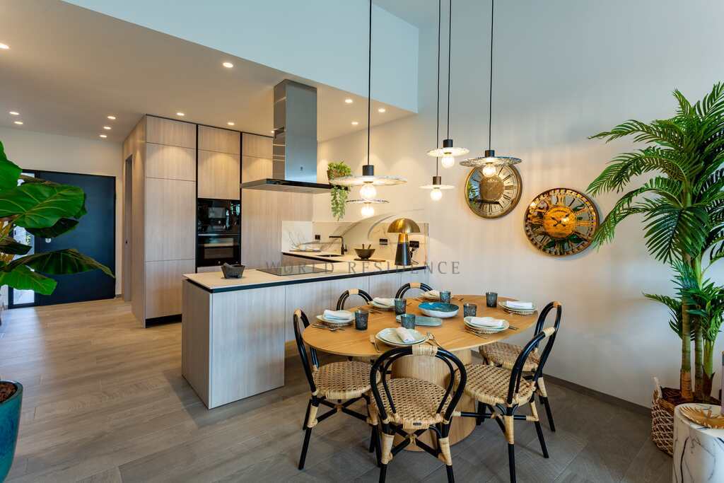 Bliźniaki z basenem przy polu golfowym La Finca