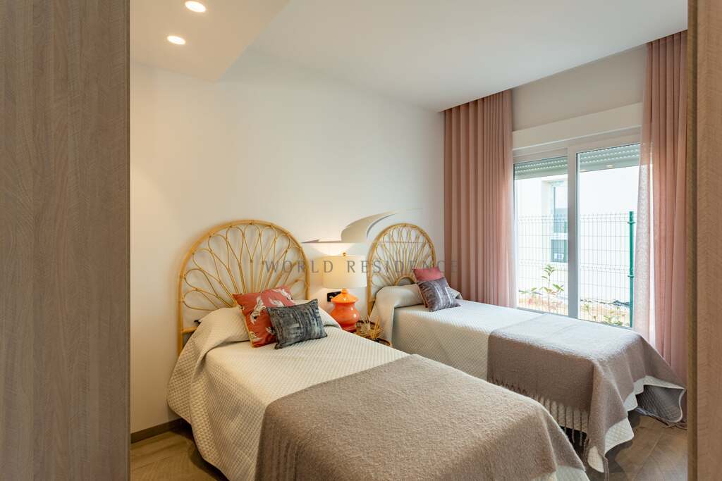 Bliźniaki z basenem przy polu golfowym La Finca