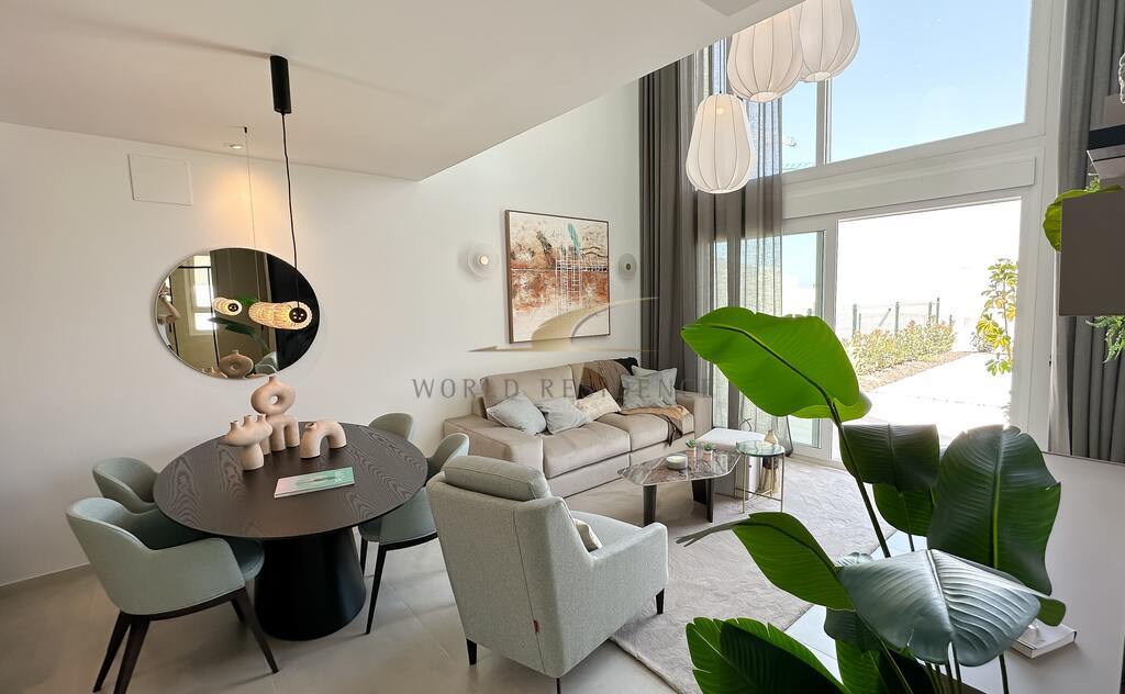 Bliźniak z prywatnym basenem przy polu golfowym