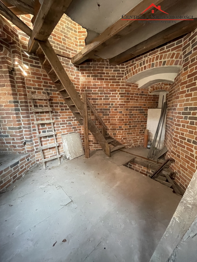 Unikat gotycka baszta "Monstrancja" na sprzedaż