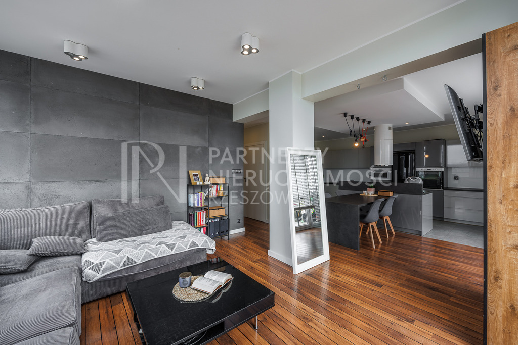 Apartament Na Ostatnim Piętrze z Dużym Tarasem