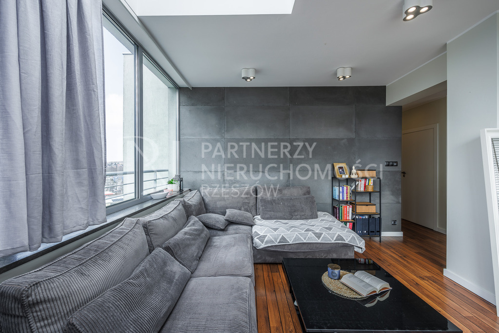 Apartament Na Ostatnim Piętrze z Dużym Tarasem