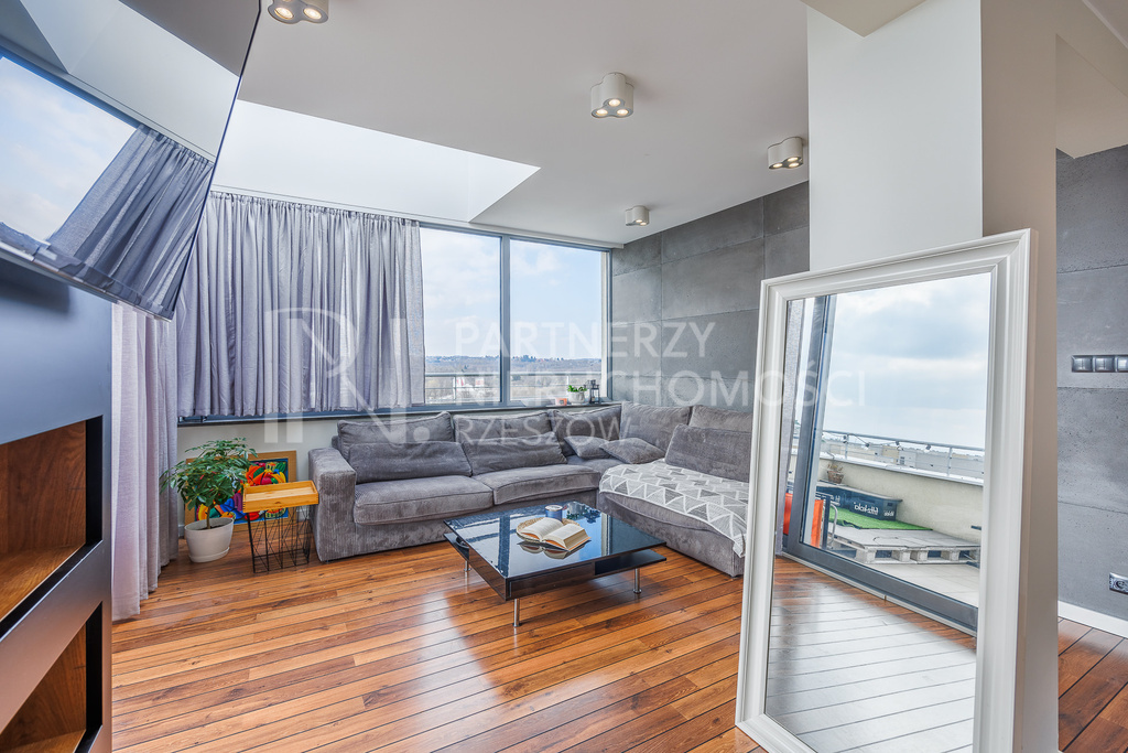 Apartament Na Ostatnim Piętrze z Dużym Tarasem