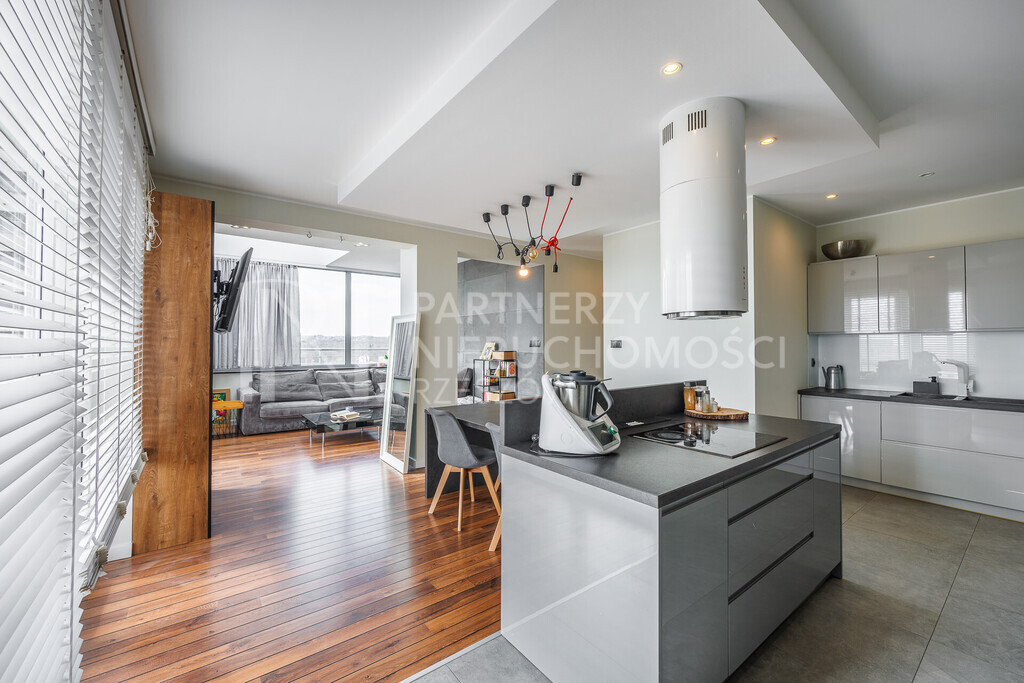Apartament Na Ostatnim Piętrze z Dużym Tarasem