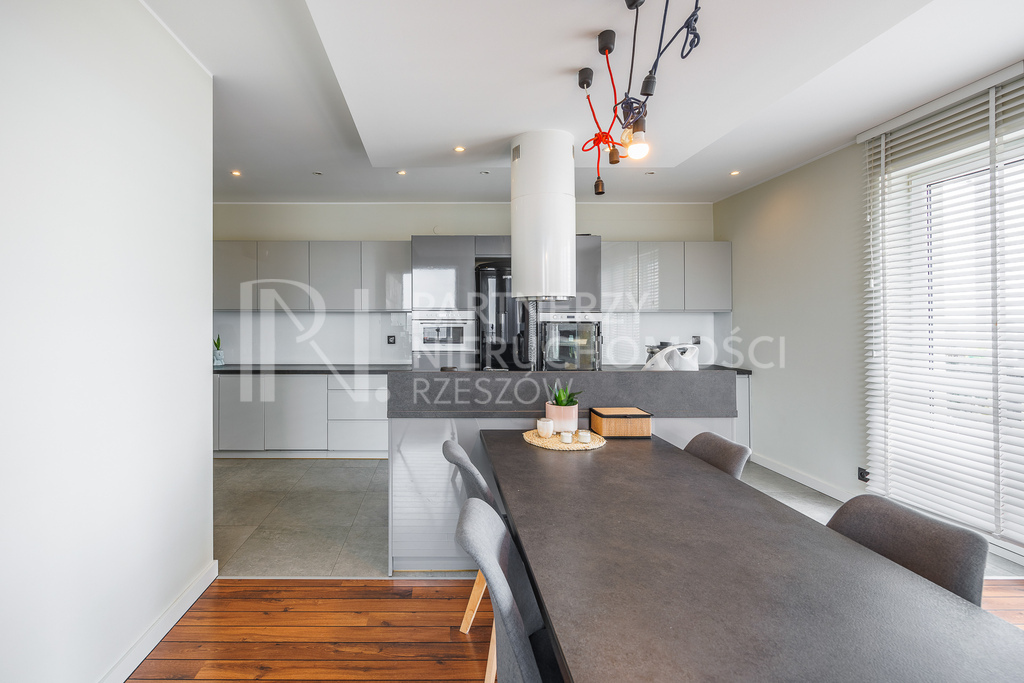 Apartament Na Ostatnim Piętrze z Dużym Tarasem