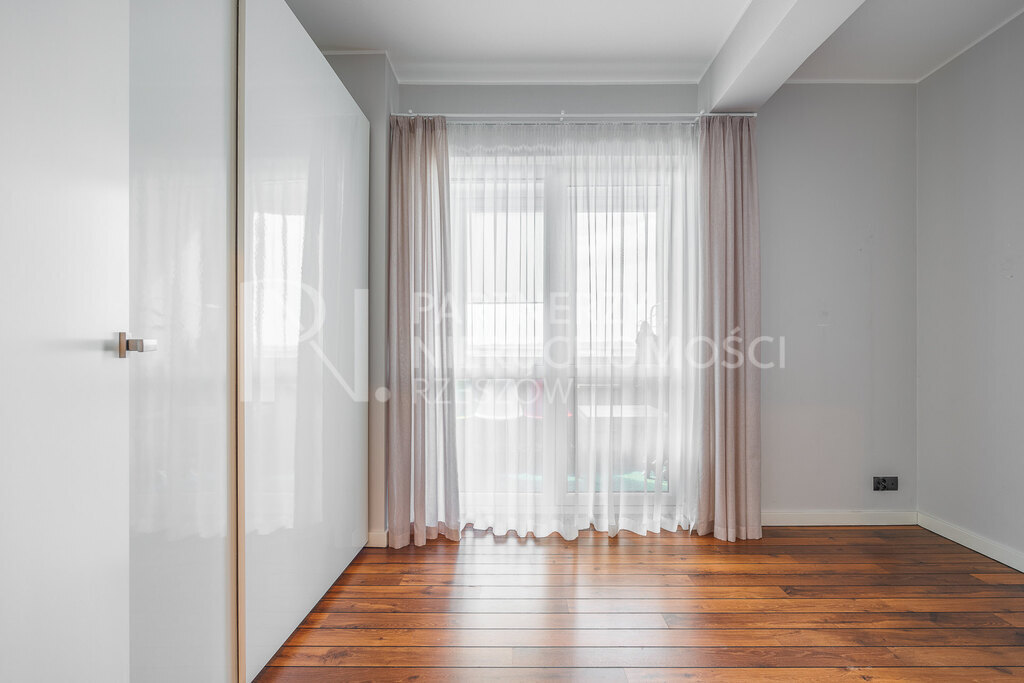 Apartament Na Ostatnim Piętrze z Dużym Tarasem