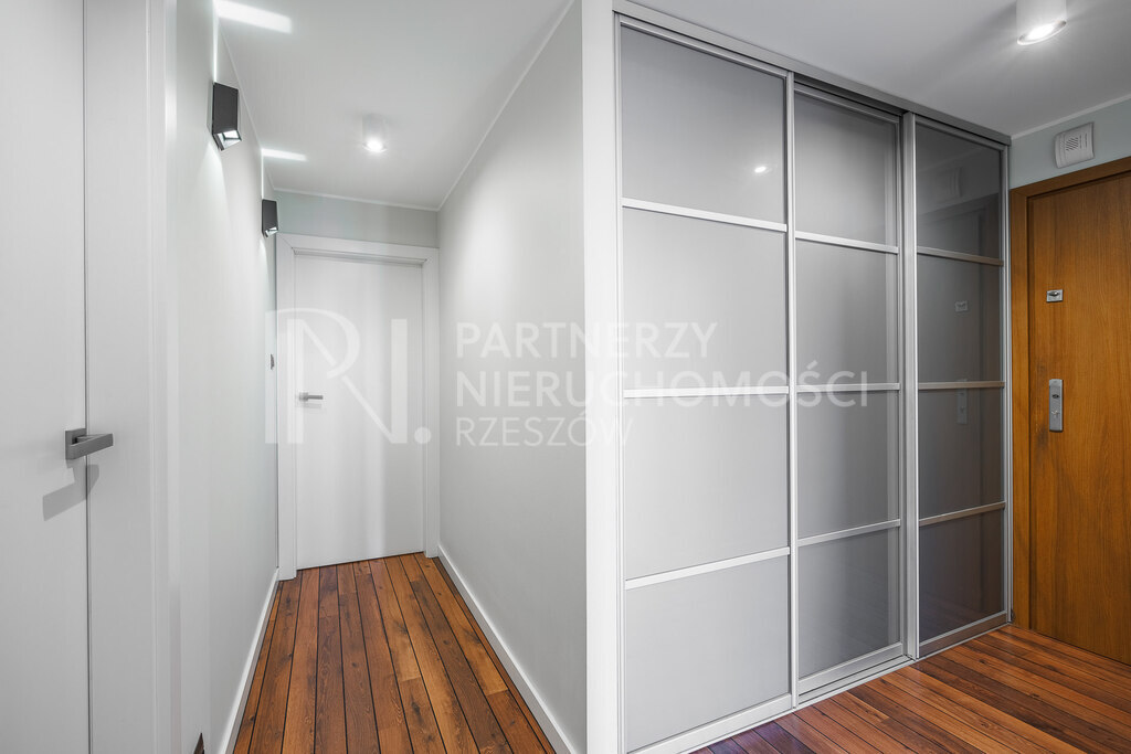 Apartament Na Ostatnim Piętrze z Dużym Tarasem