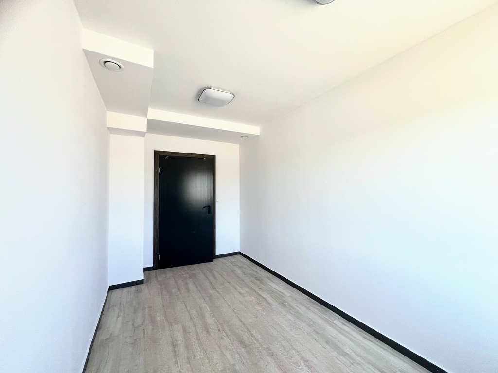 Hala wysokiego składowania 2100 m2, mieszkania