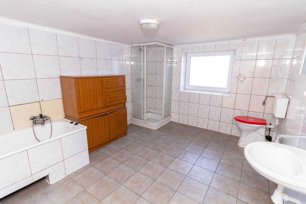 Dom 100,5m2 + działka 0,99ha w Podgórzu
