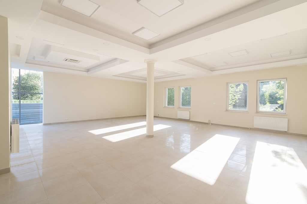 Jasny lokal na parterze Mieszka I