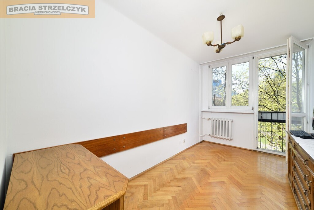 Odnowione, rozkładowe „Za Żelazną Bramą”