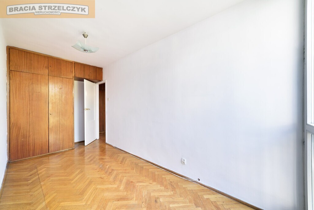 Odnowione, rozkładowe „Za Żelazną Bramą”