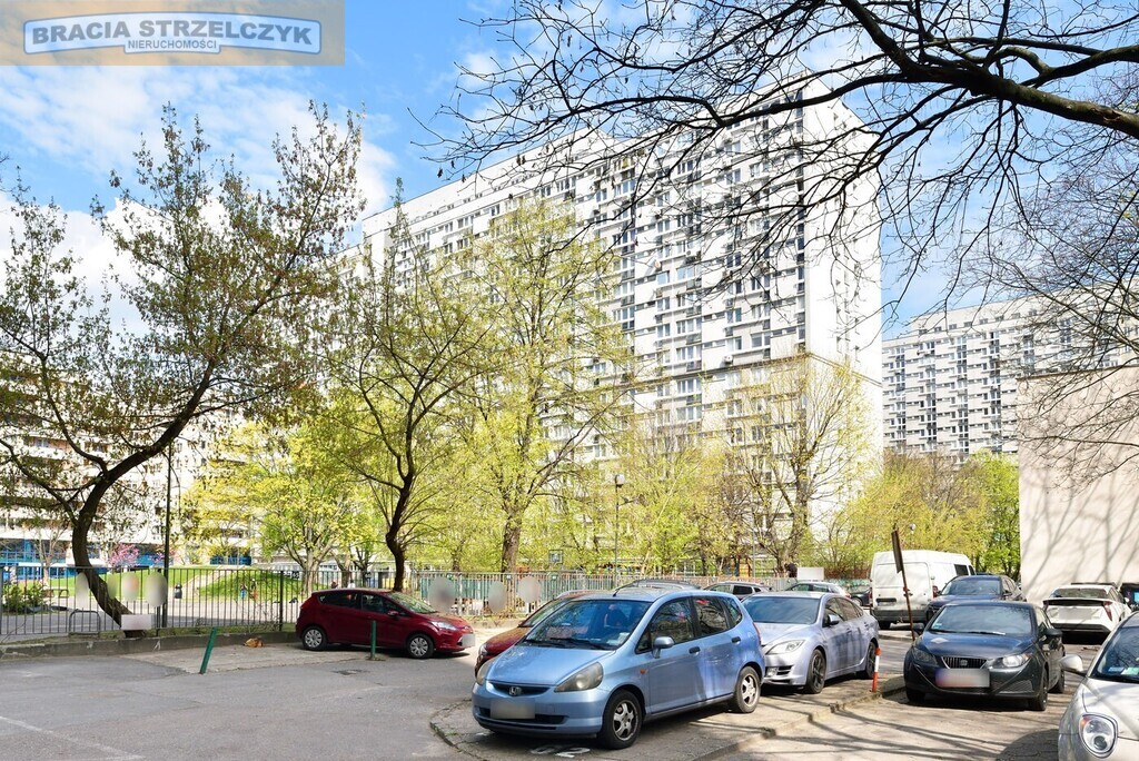 Odnowione, rozkładowe „Za Żelazną Bramą”