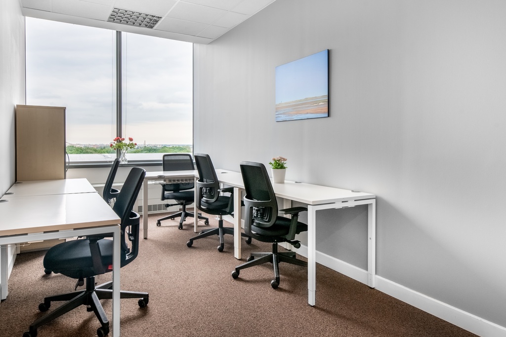 Przestrzeń do pracy dla 3-4 osób Regus North Gate