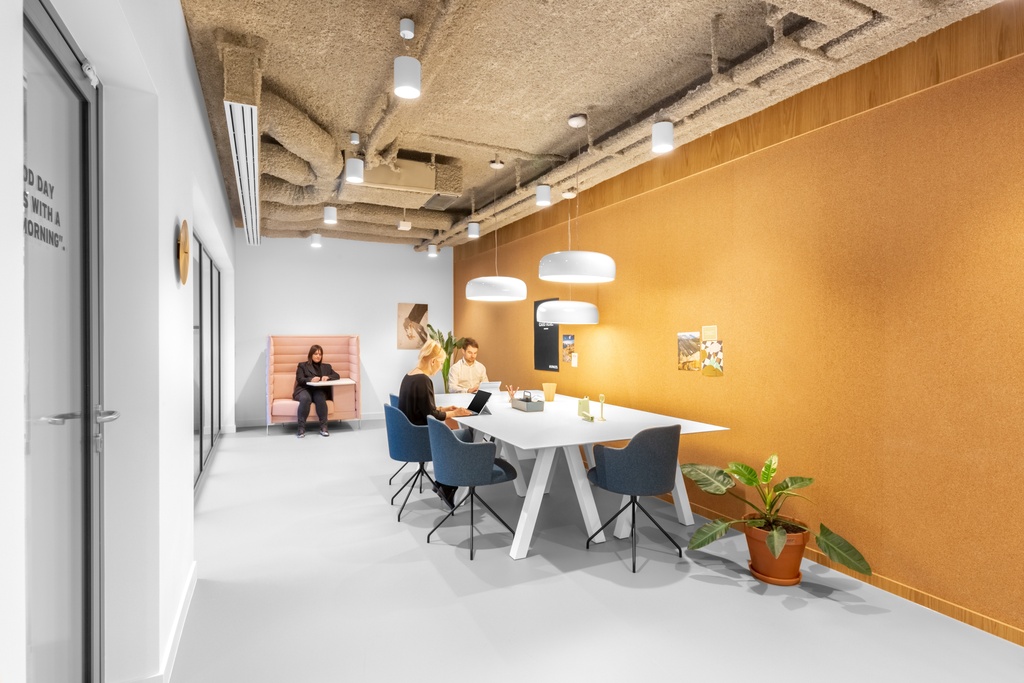 Powierzchnia biurowa dla 3-4 członków zespołu