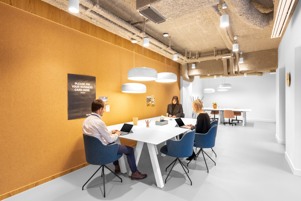 Powierzchnia biurowa dla 3-4 członków zespołu