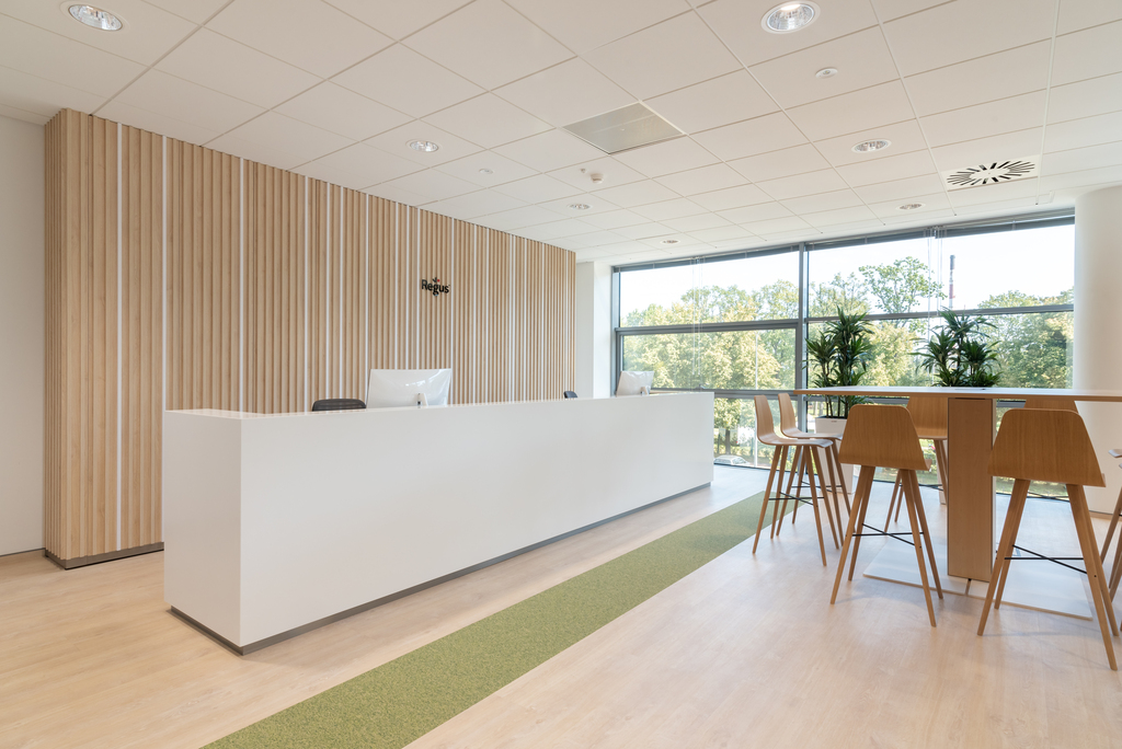 Przestrzeń do pracy dla 3-4 osób w Regus Opera