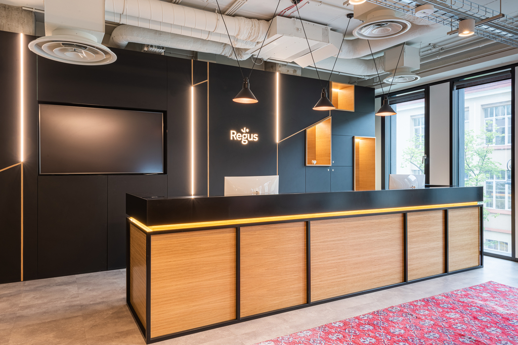 Przestrzeni coworkingowej w lokalizacji Regus Park