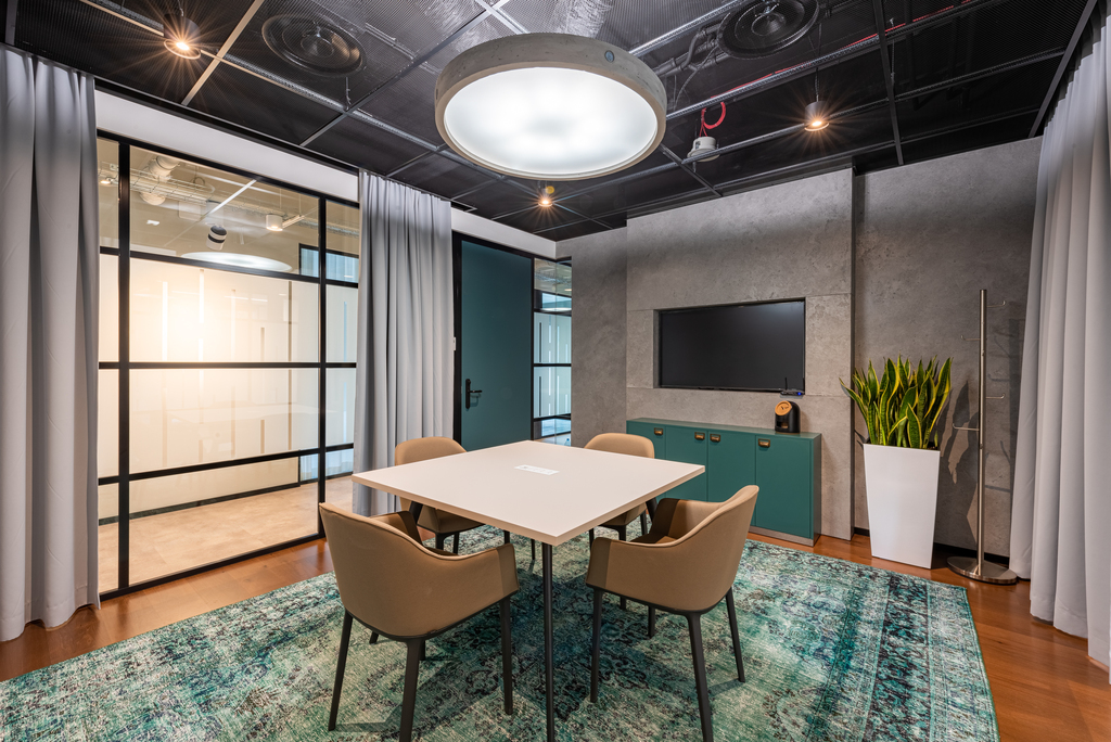 Rozmiarach powierzchnię biurową na planie otwartym