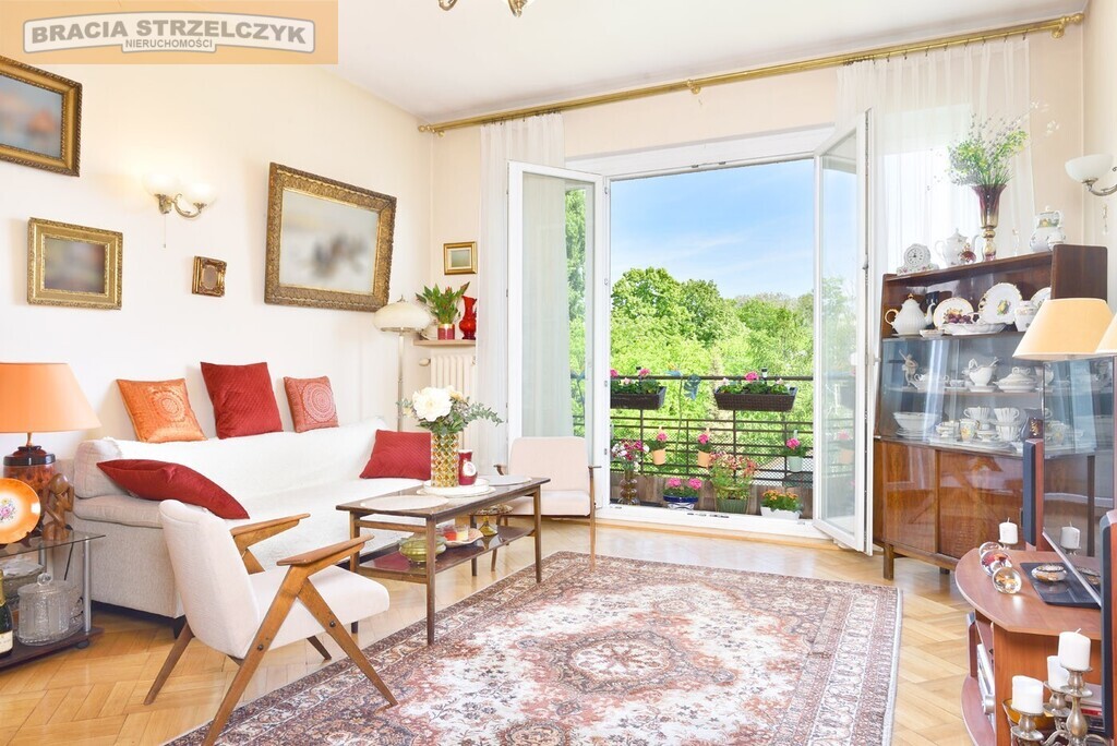 Belwederska. 4 pokoje. Balkon. 3 piętro. Zieleń