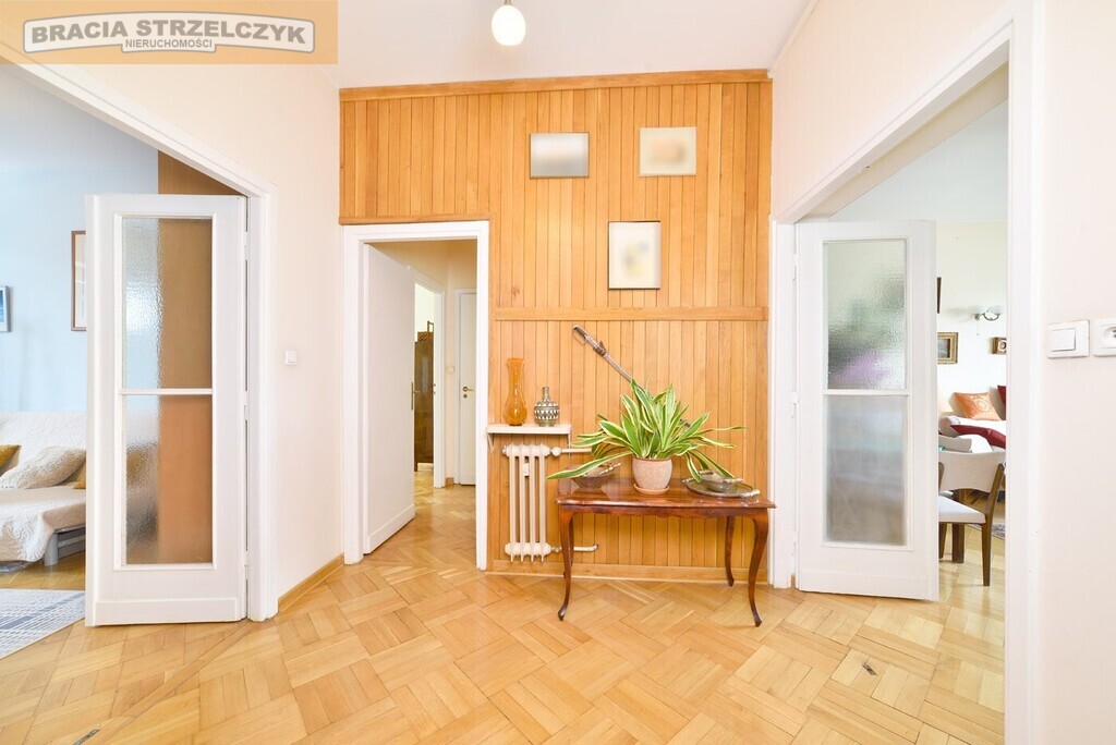 Belwederska. 4 pokoje. Balkon. 3 piętro. Zieleń