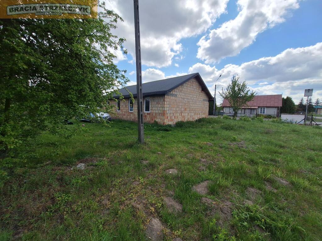 Działka z domem. Karolinów 3 km. od Nowego Miasta.