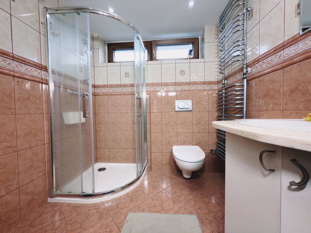 Przestronny dom z garażem i ogrodem - Międzychód