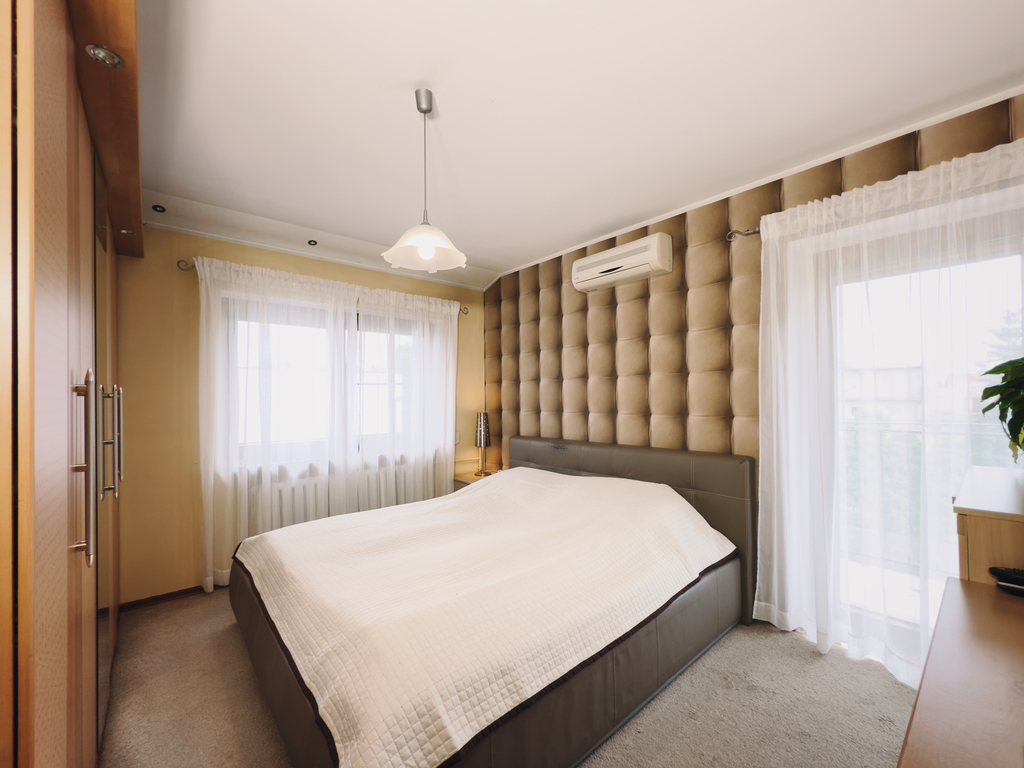 Przestronny dom z garażem i ogrodem - Międzychód