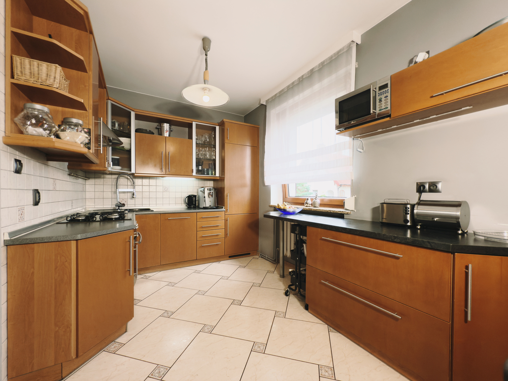 Przestronny dom z garażem i ogrodem - Międzychód