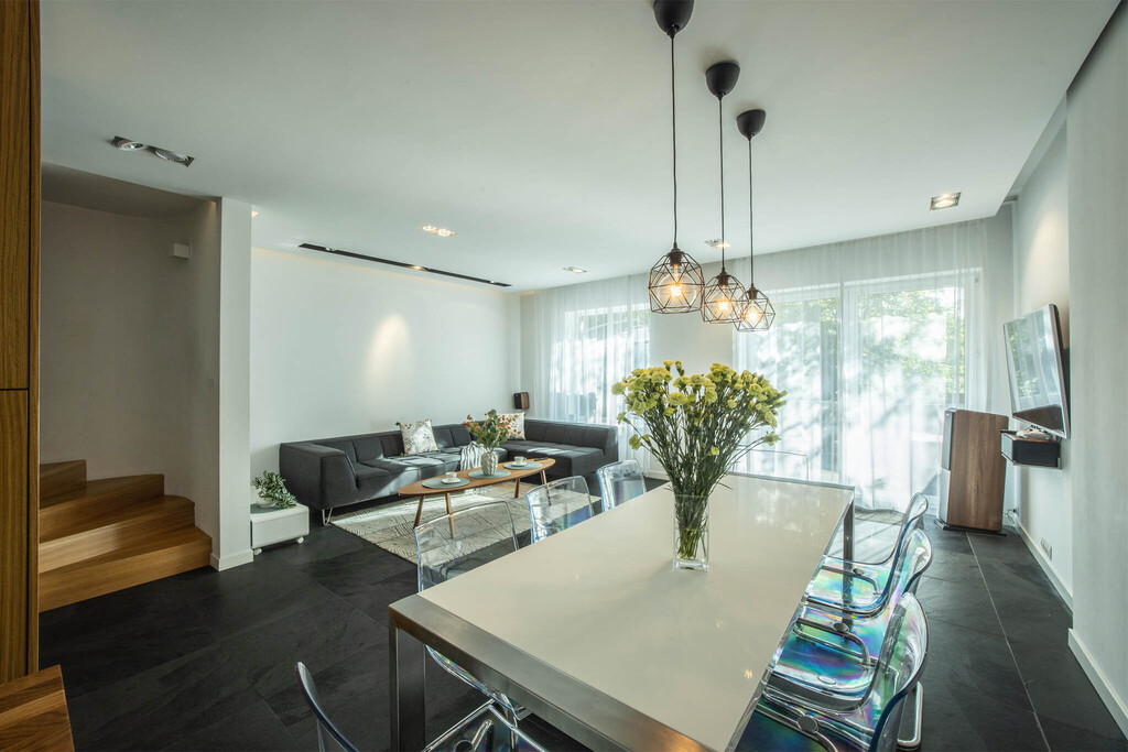 REZERWACJA Dom szeregowy z garażem i tarasem Górna