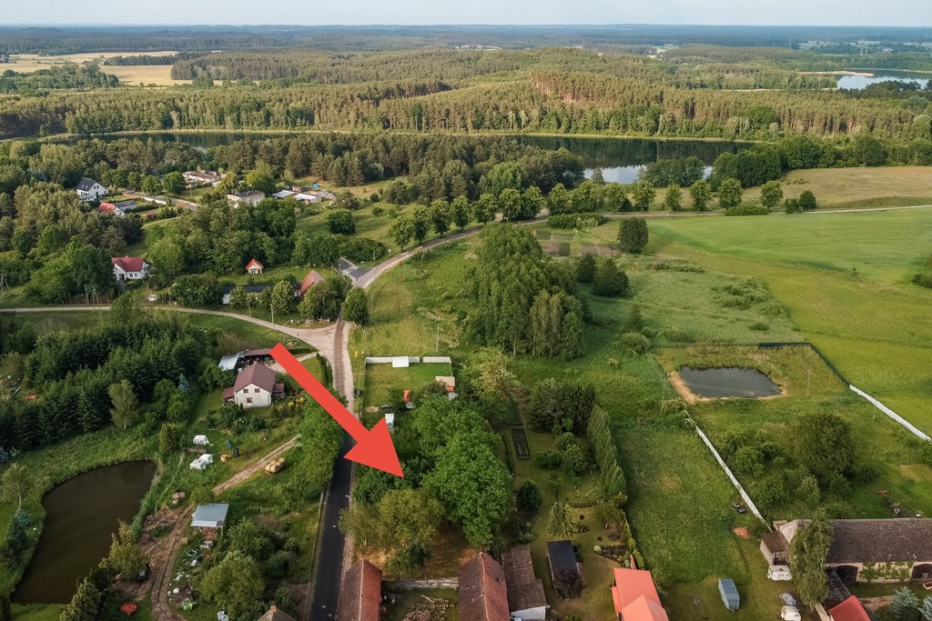 Zadrzewiona działka blisko jeziora