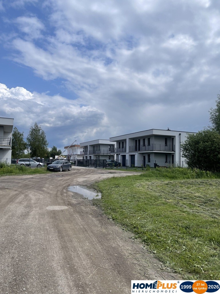Działka usługowo-mieszkaniowa 999 m²